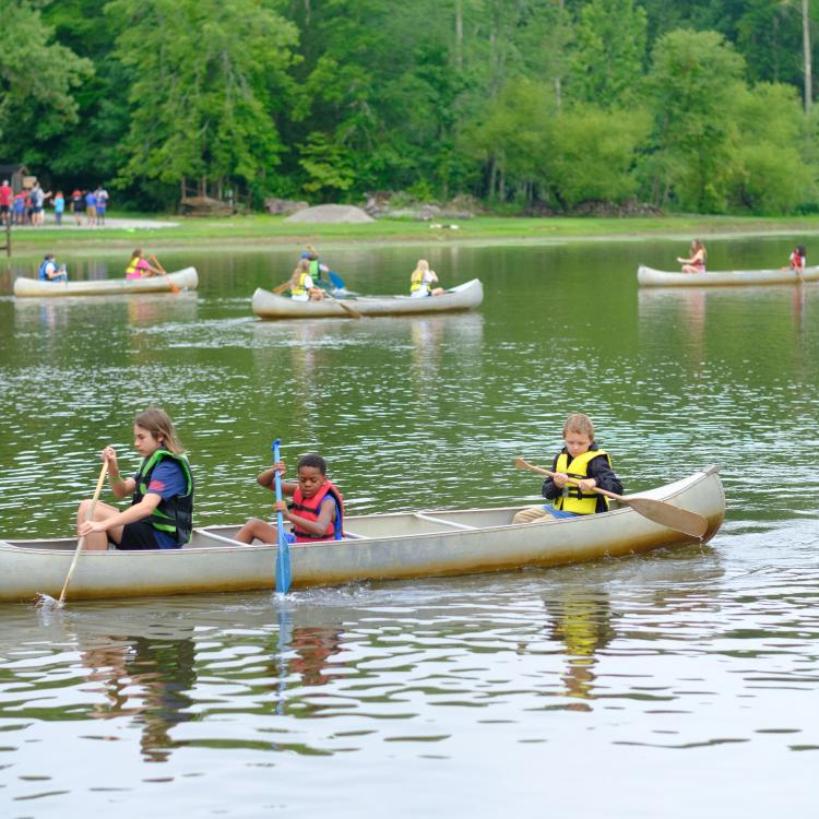 kids canoeing